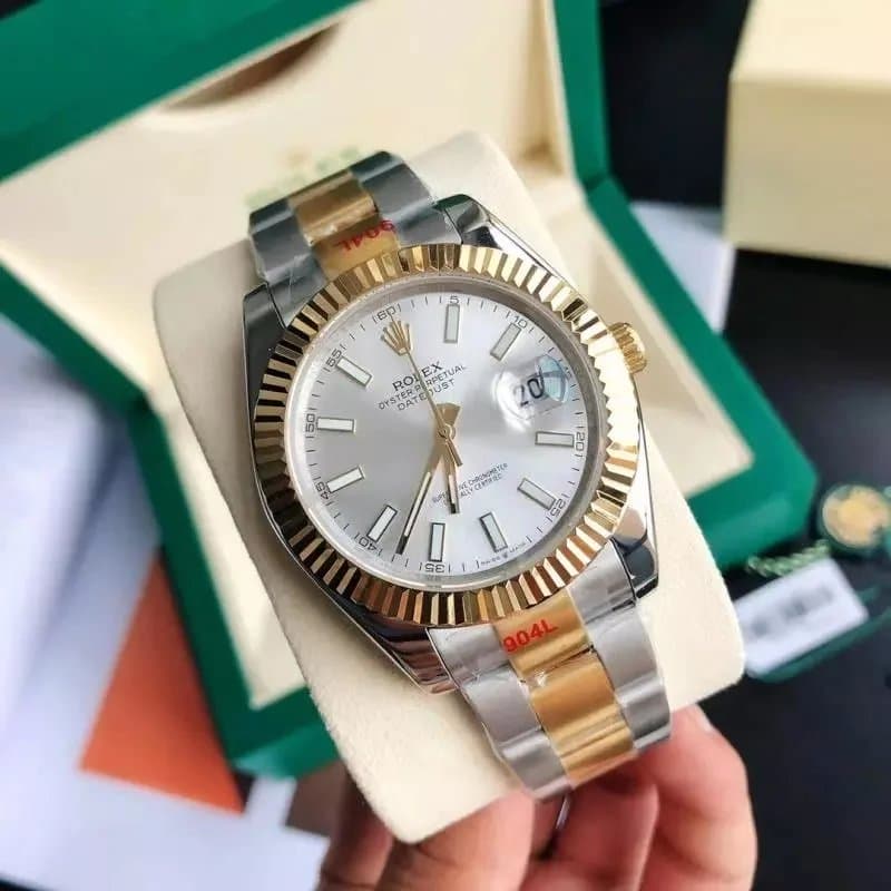 Rolex Datejust 41 Green Dial — 间黄金银盘·三珠表带 矿物质强化镜面玻璃