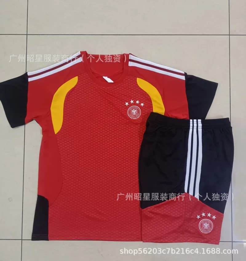 Adidas Real Madrid Training Kit Emirates Fly Better — 2627短袖德国红色