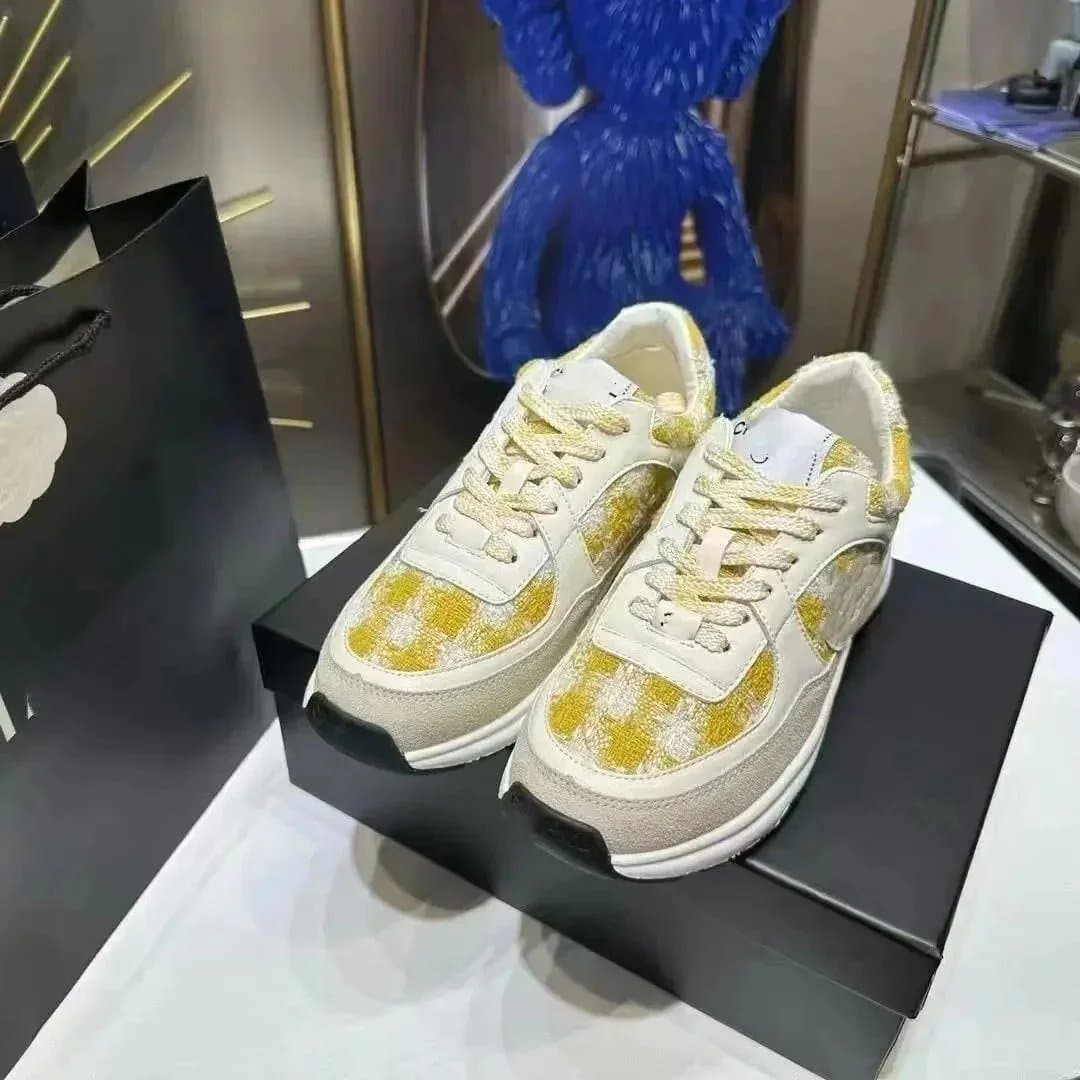 Chanel Sneaker CC Logo — 12