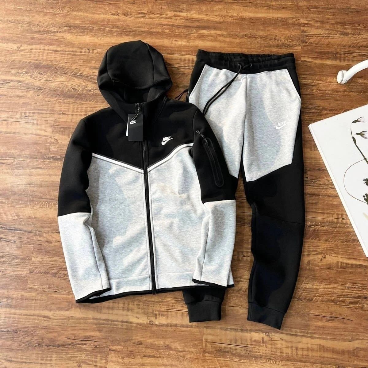 Nike Tech Fleece Hoodie and Joggers Two-Tone — 黑拼灰