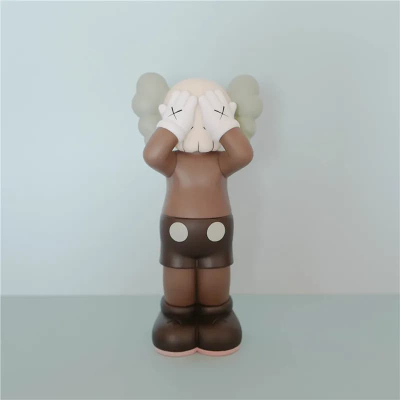 BAPE × KAWS Half-Brain Ape Figure Split Brain Design — 新站姿捂脸25cm-咖色