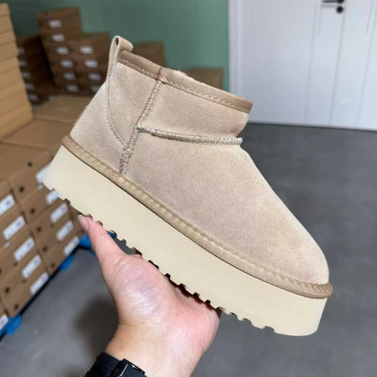 UGG Mini Platform Classic Suede