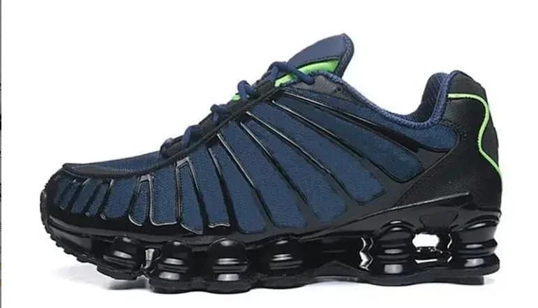 Nike Air Max Plus Triple Black — 23-16