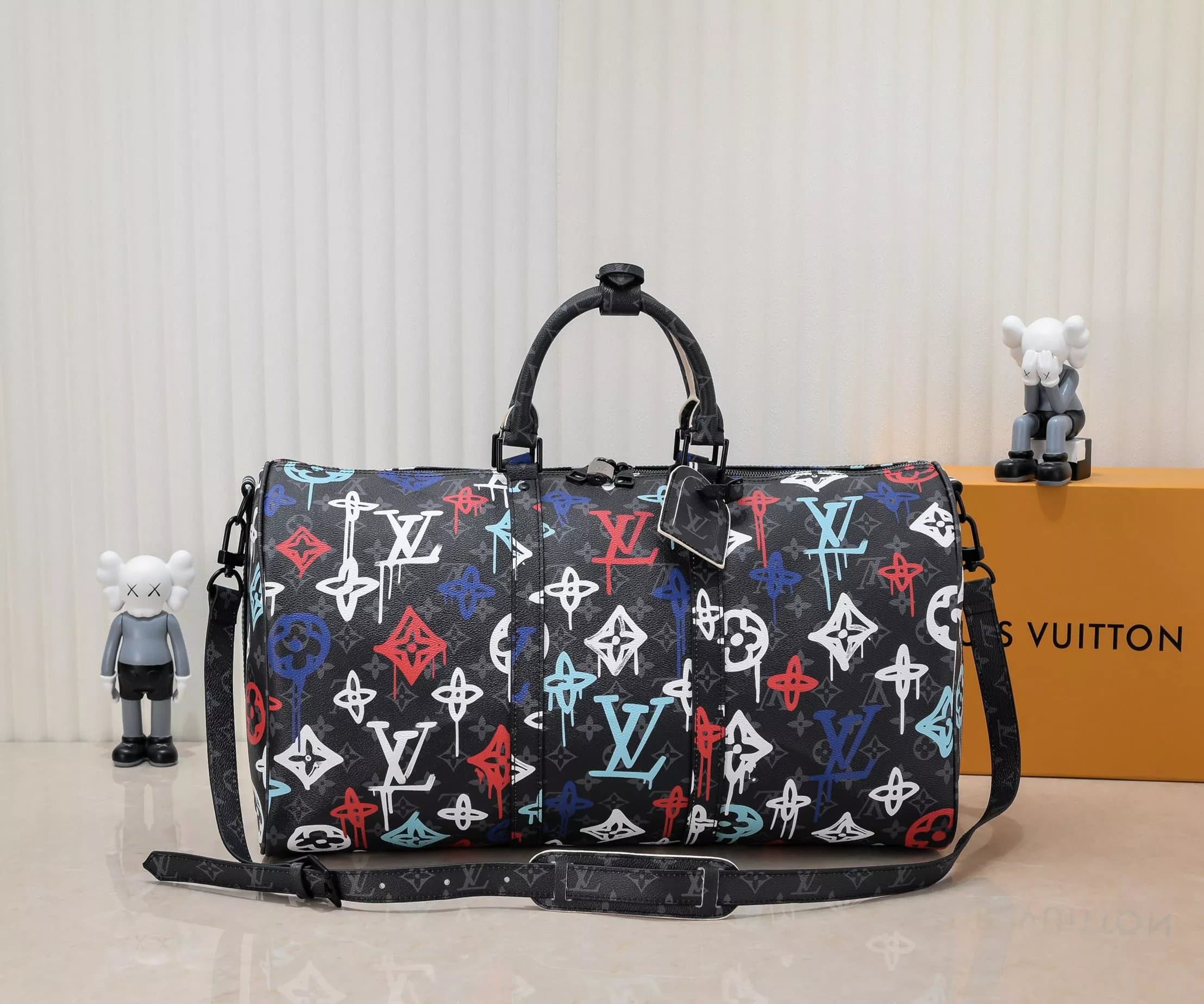 Louis Vuitton × KAWS Keepall Bandoulière Graffiti Monogram