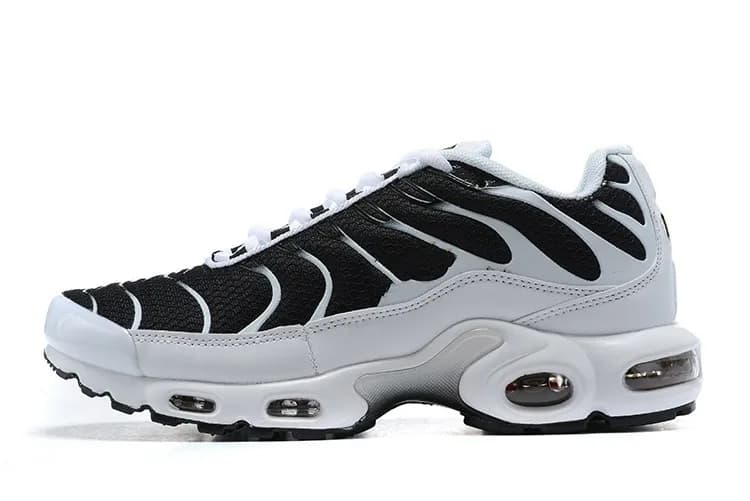 Nike Air Max Plus Obsidian — 15