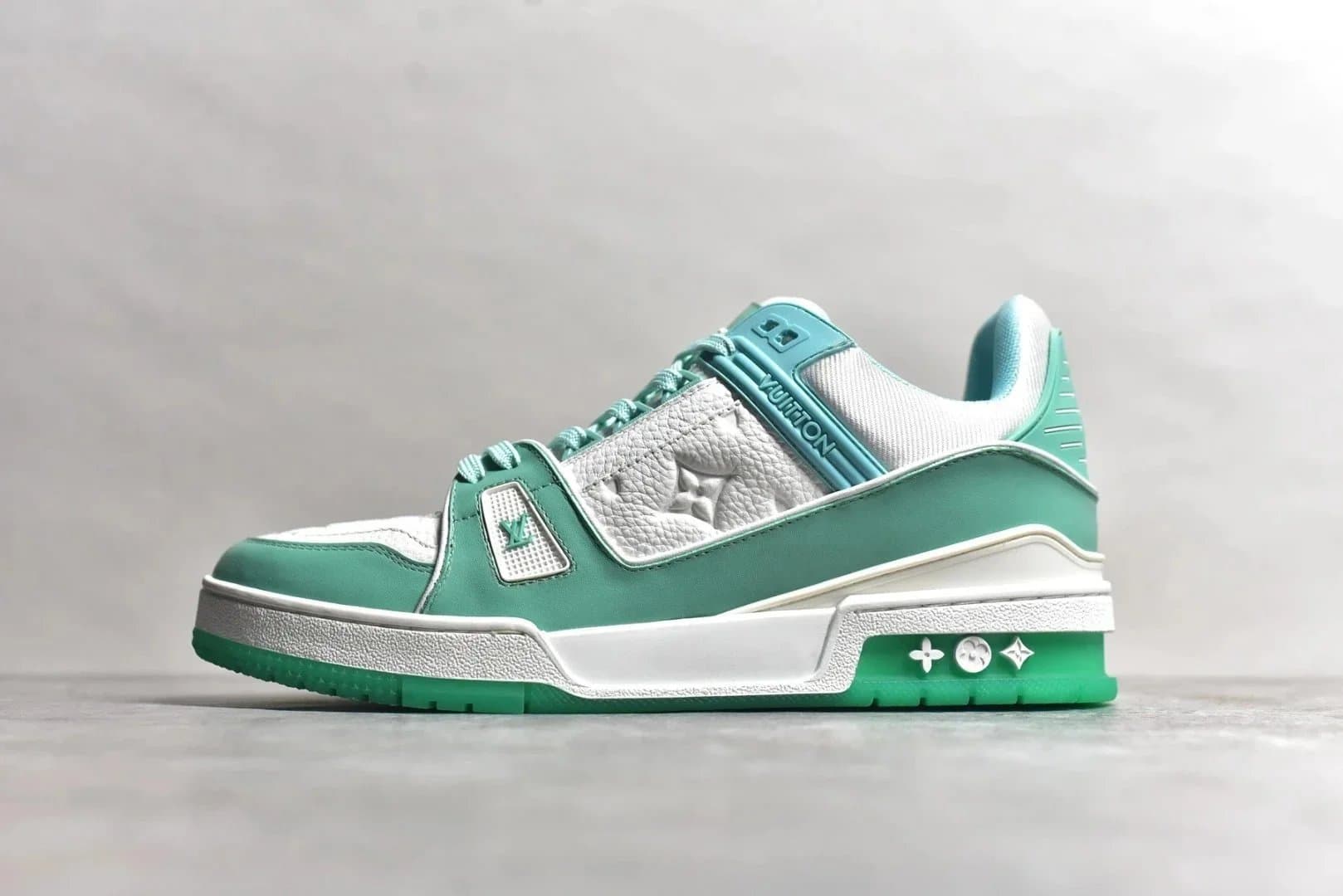 Louis Vuitton LV Trainer Monogram Denim — AM版本 Trainer · 蒂芙尼绿 1A8KBQ