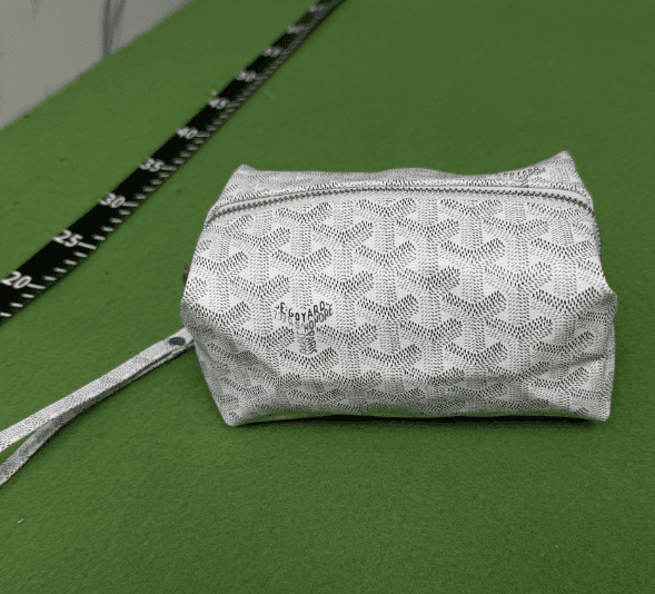 Goyard St. Louis Pouch White Chevron