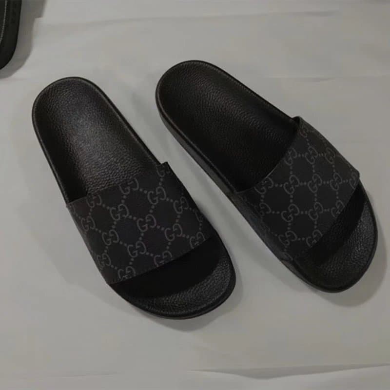 Gucci Slide Sandal GG Embossed — 黑色棱形图案