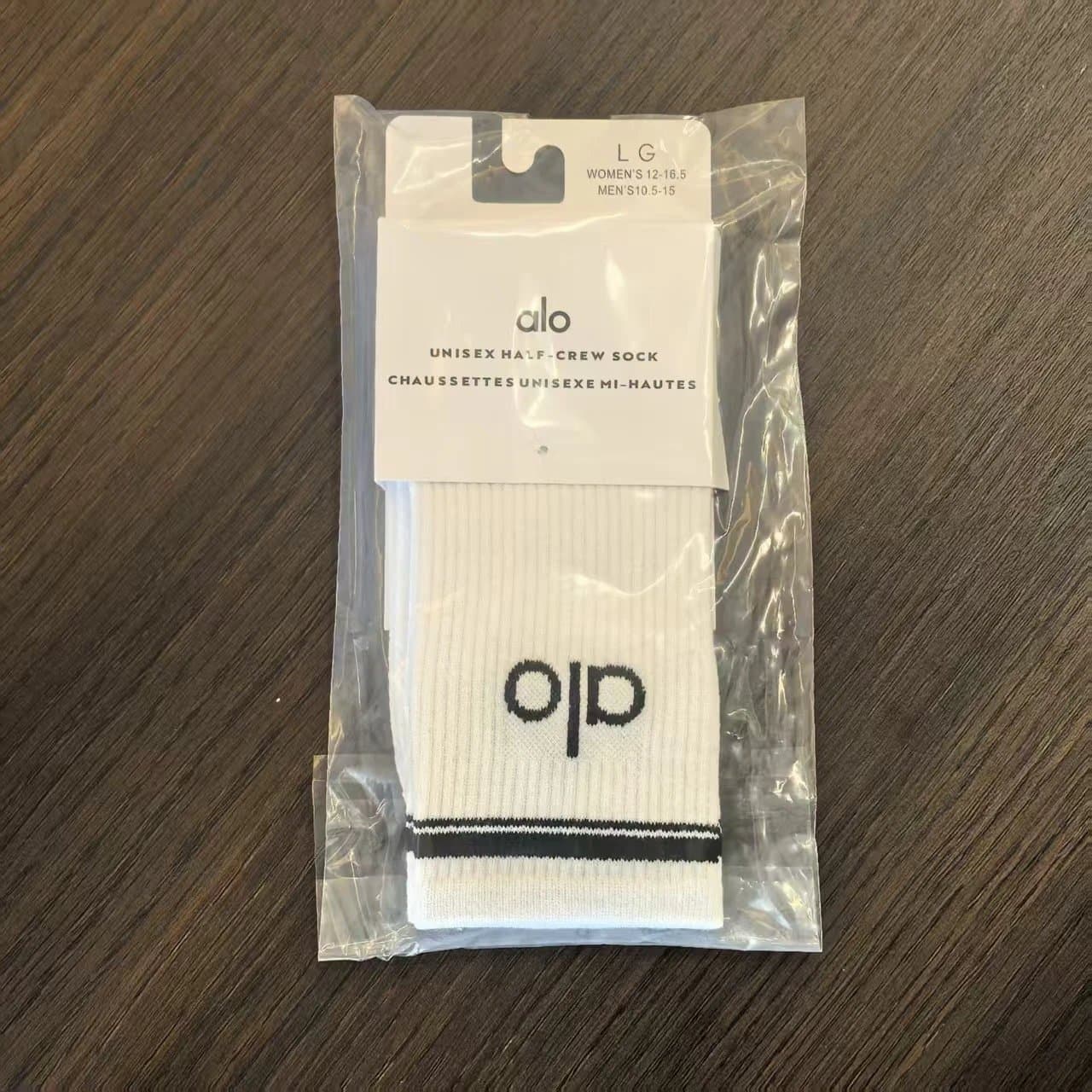 Lululemon Half-Crew Sock Logo Stripe — 均码 · alo长筒白色