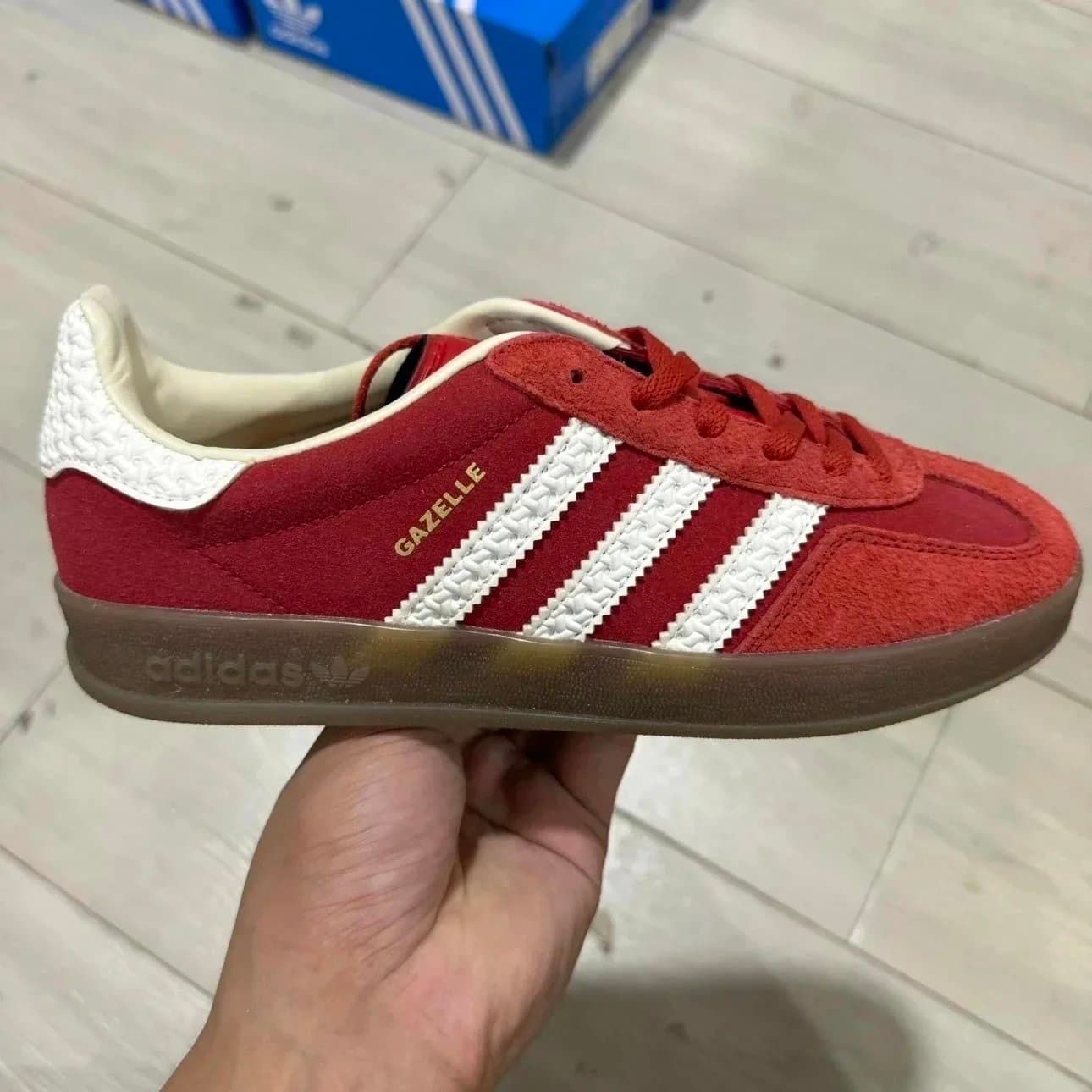 Adidas Gazelle collegiate red