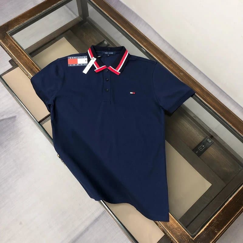 Prada Logo T-Shirt Triangle Logo — 18