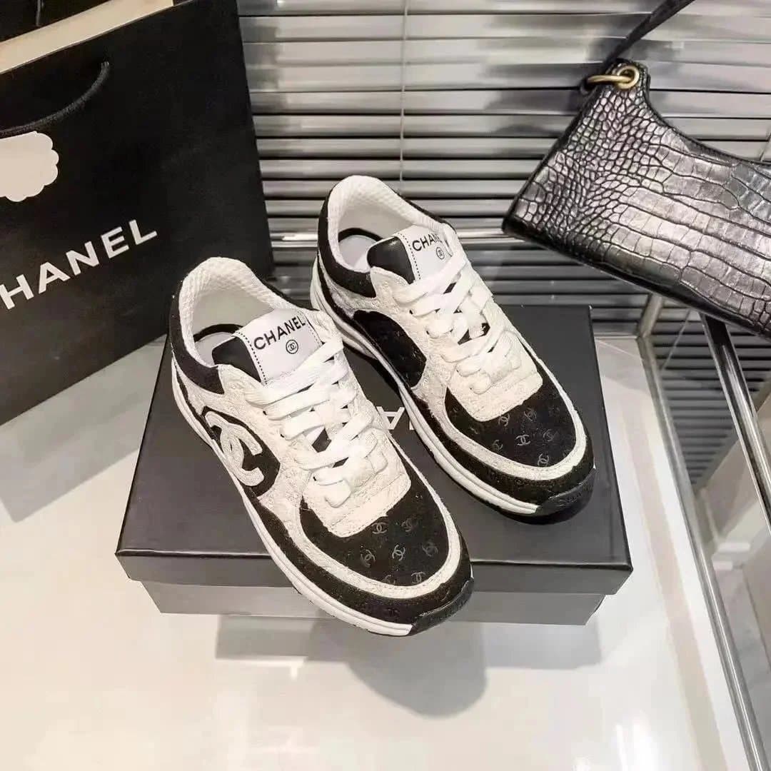 Chanel Sneaker CC Logo — 37