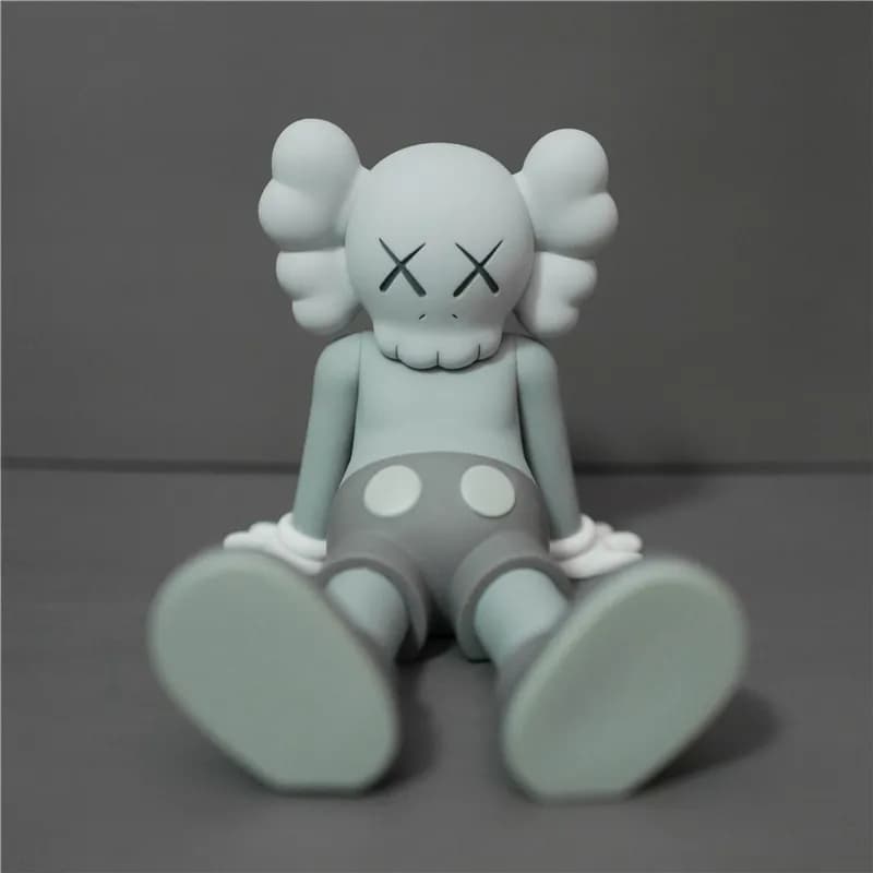 BAPE × KAWS Half-Brain Ape Figure Split Brain Design — 台北坐姿13cm-灰色