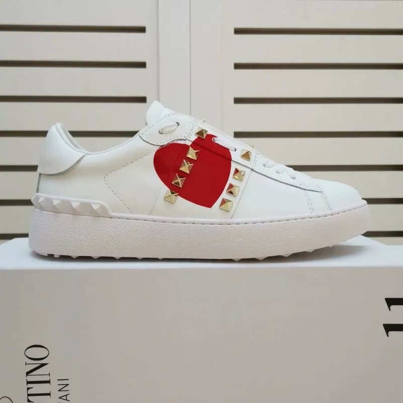 Valentino Rockstud Low Triple White — 23