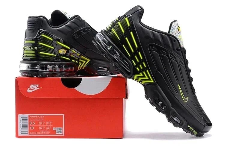 Nike Air Max Plus Triple Black — 40
