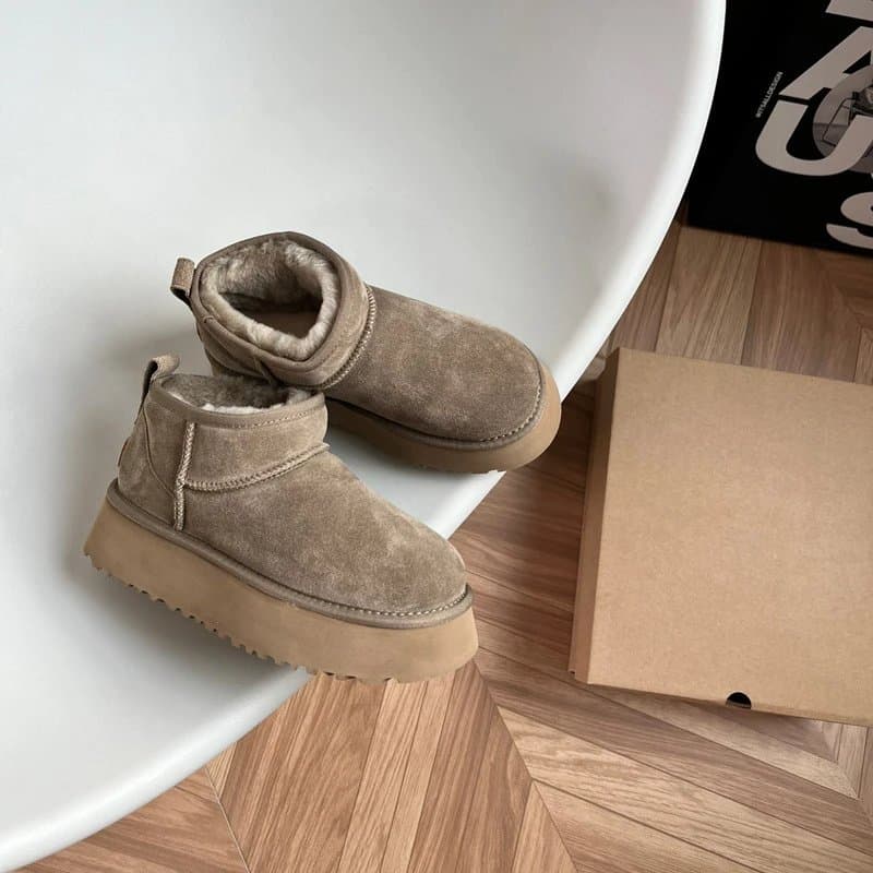 UGG Mini Platform Classic Suede — 14