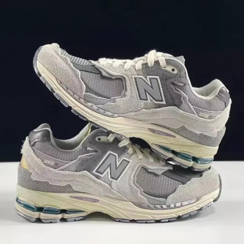 New Balance 990v3 Kith Collaboration — 总裁 2002R云雨灰 RDA