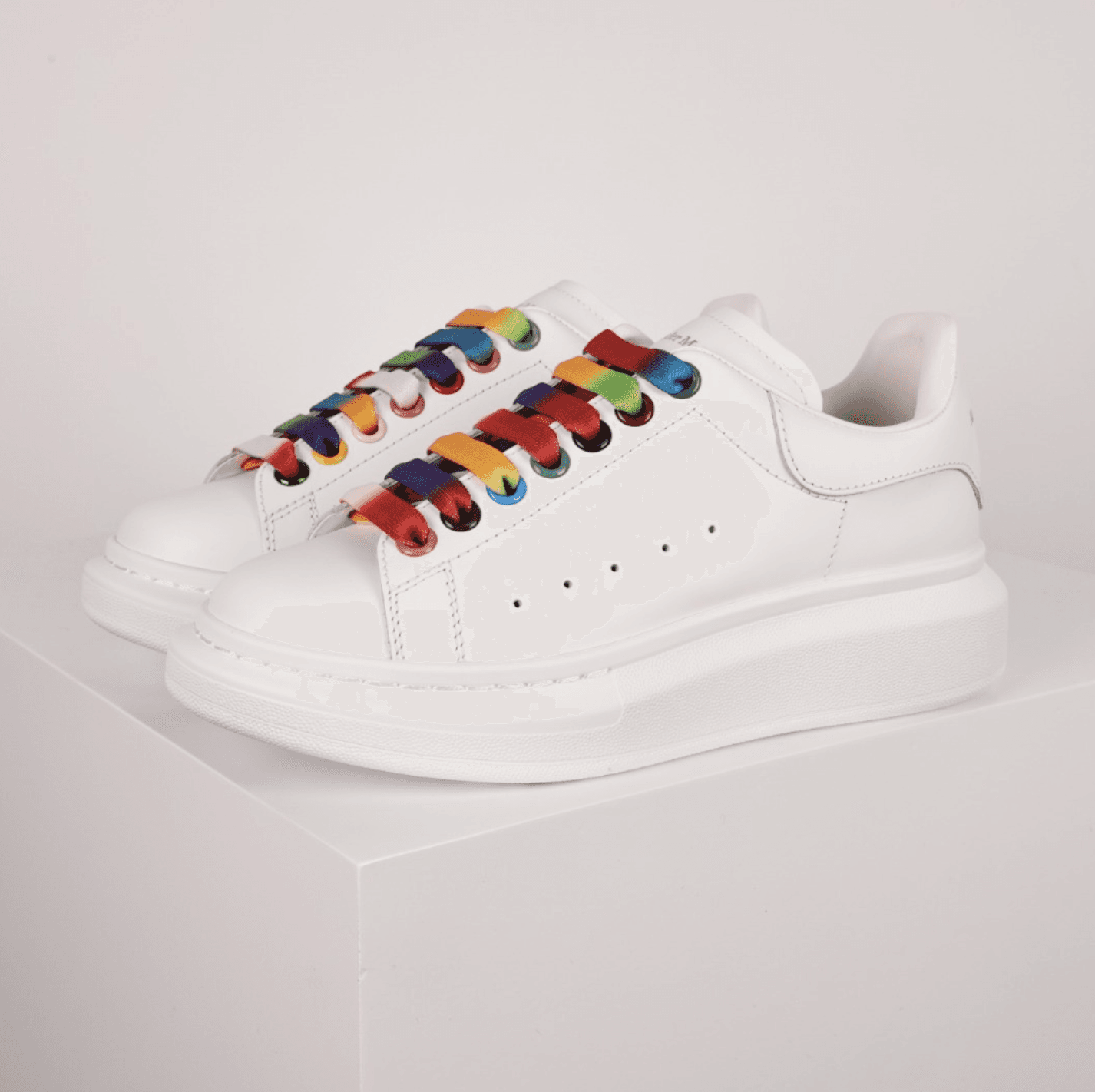Alexander McQueen Sneaker Iridescent Heel — 彩色鞋带