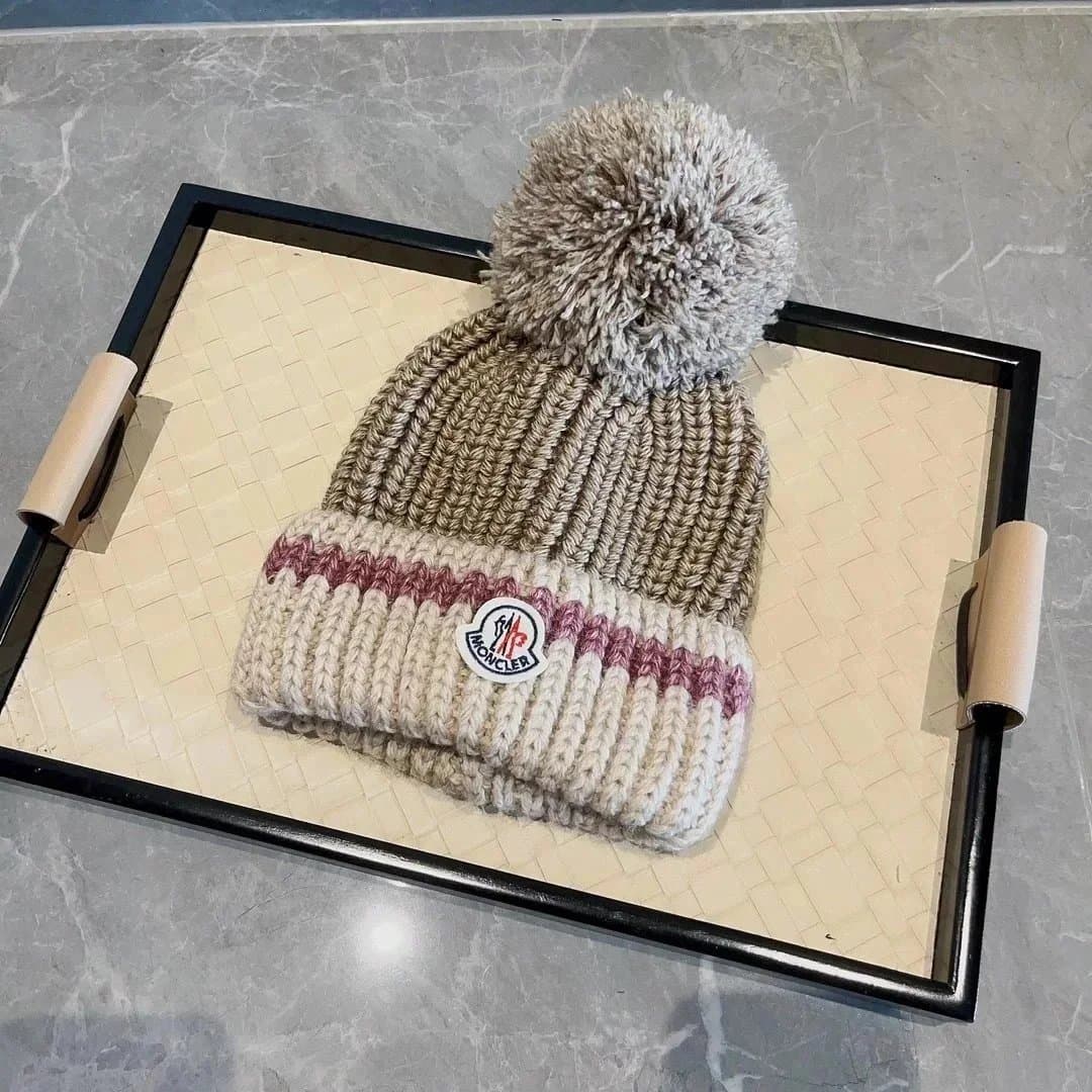 Moncler Beanie Logo Patch — 均码 · 20