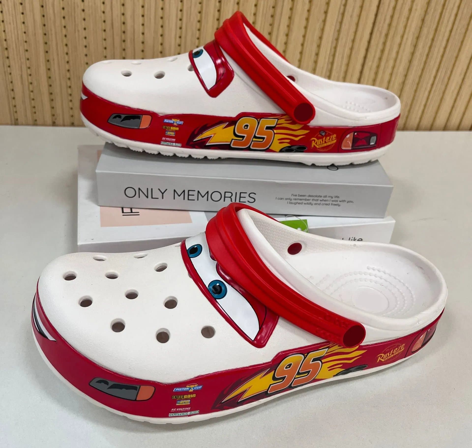 Crocs Classic Clog Lightning McQueen