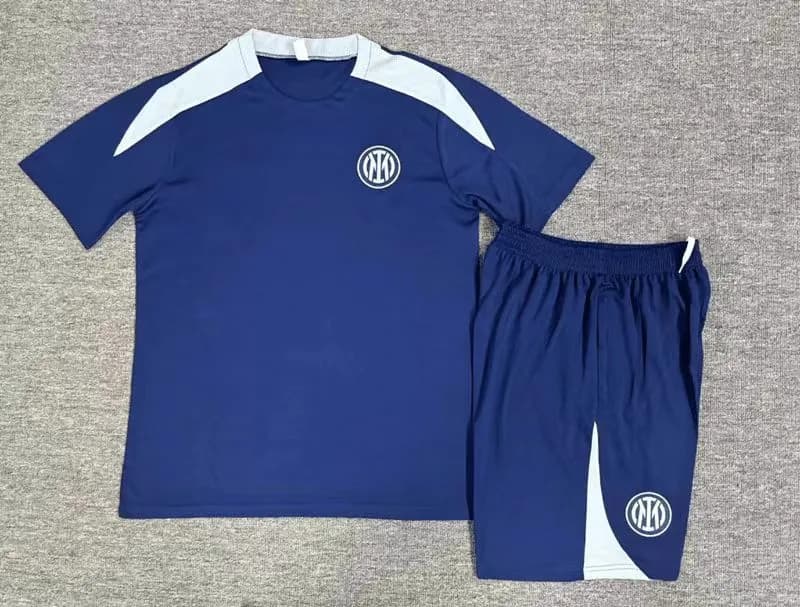 Training Set Inter Milan Crest