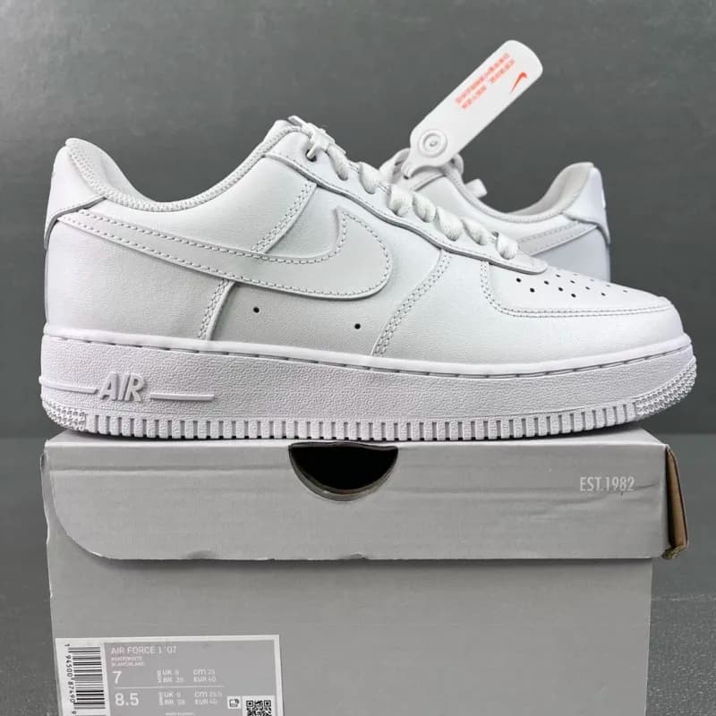 Nike Air Force 1 Low Triple White