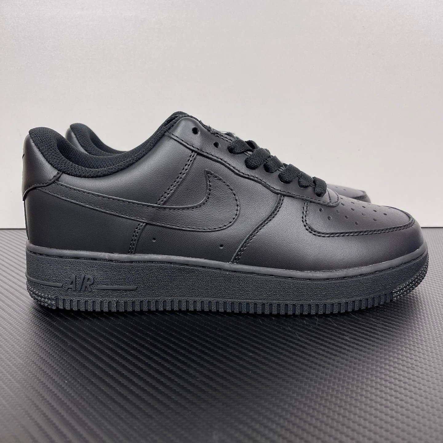 Nike Air Force 1 Low Triple White — OWF版本 · AF-1纯黑低帮CW2288-001
