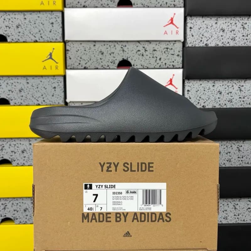 Yeezy Slide Onyx