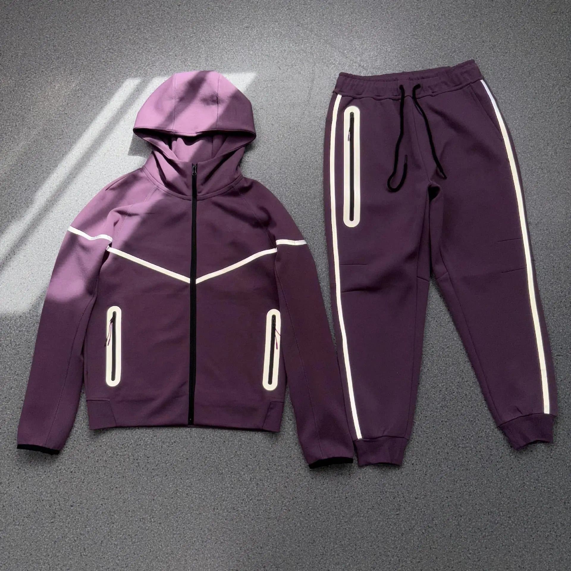 Nike Tech Fleece Hooded Jacket Olive — 紫色反光套装