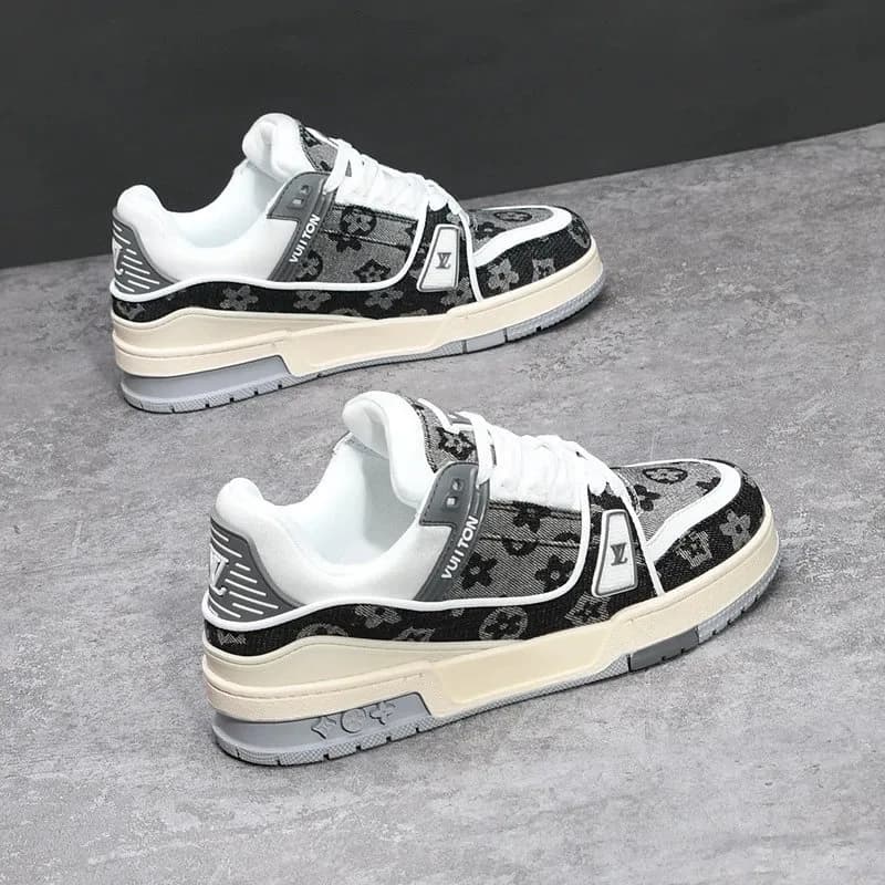 Louis Vuitton LV Trainer Monogram Leather — 黑白天使