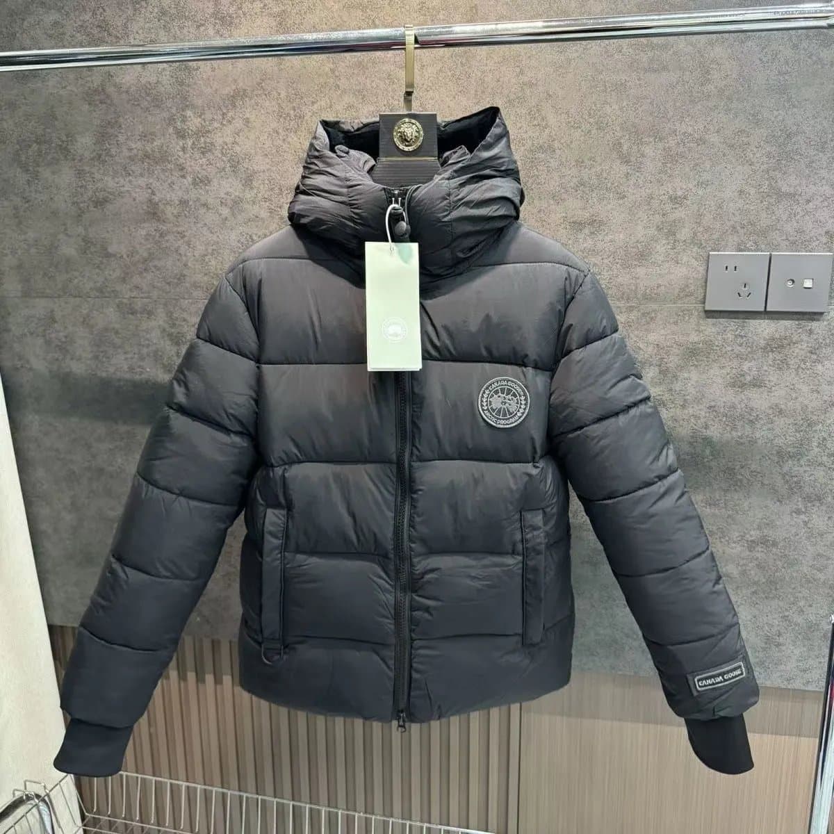 Moncler Puffer Jacket Logo Sleeve — CA黑色黑标-FF