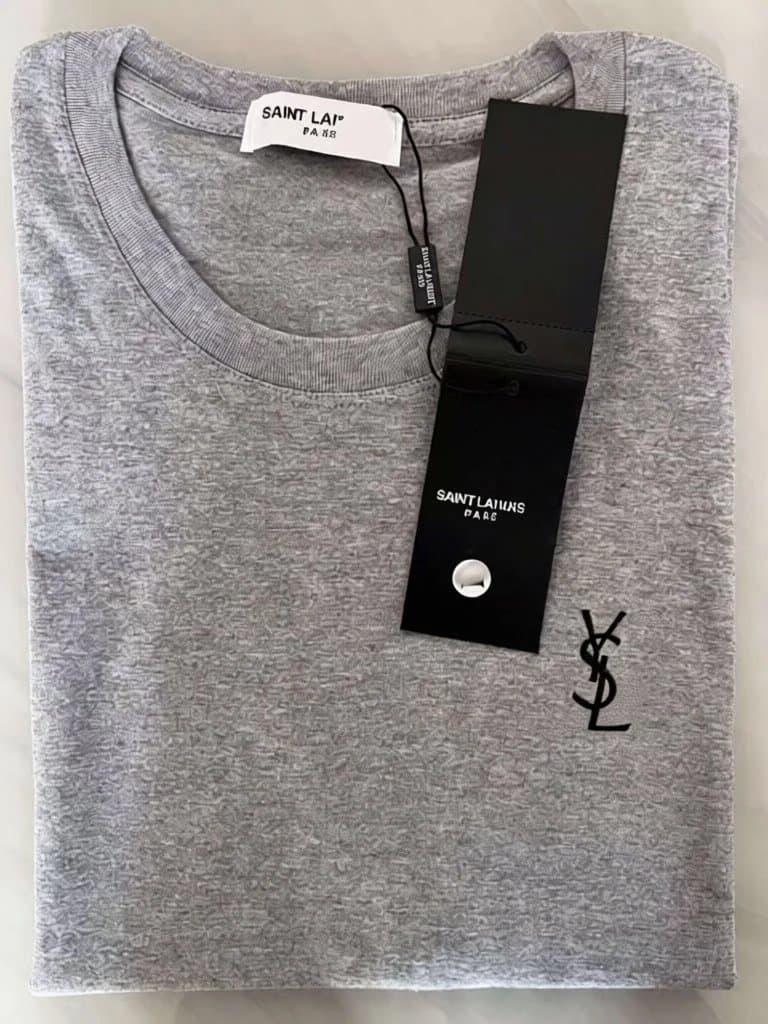 Saint Laurent T-Shirt Monogram Logo — 灰色衣服黑小兰