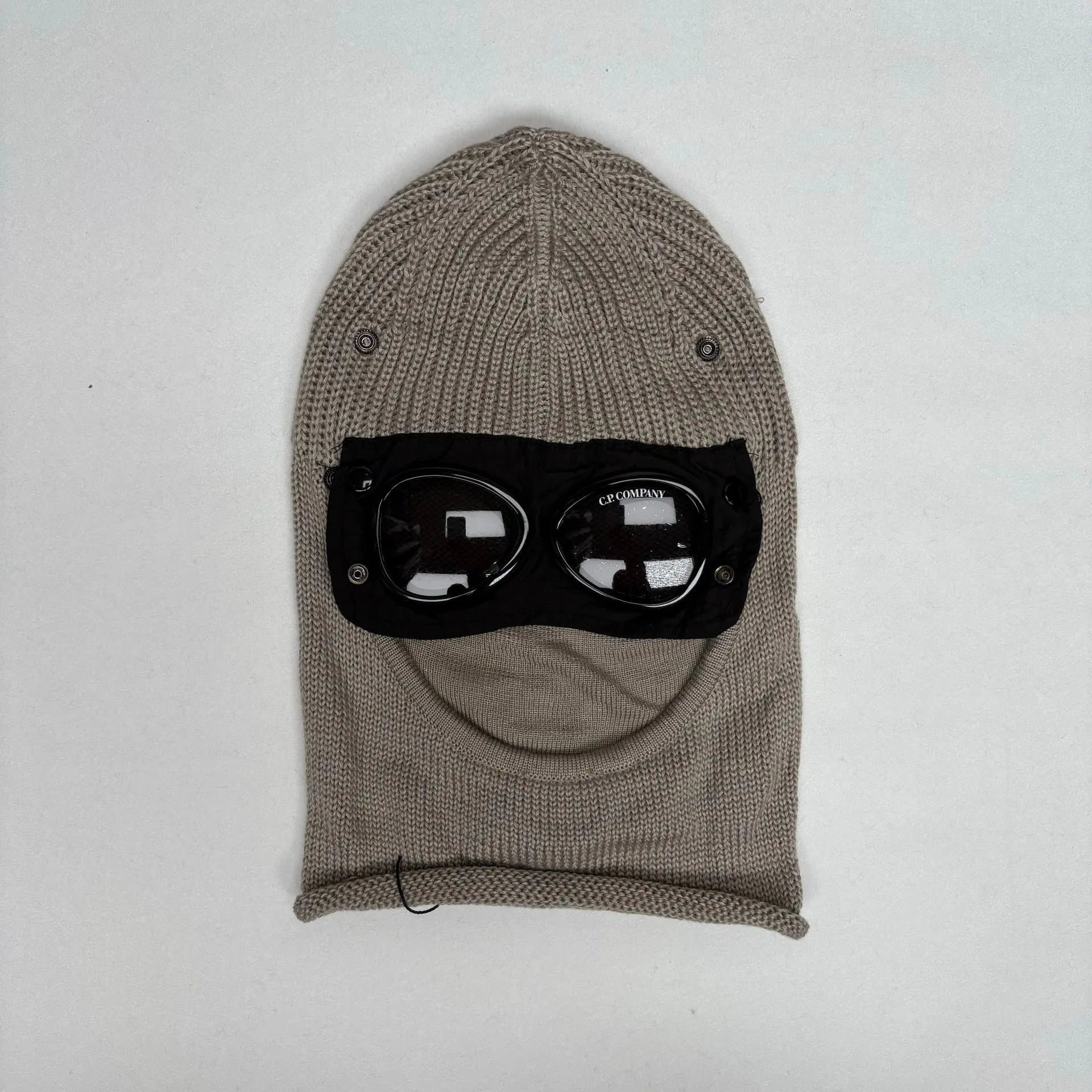 C.P. Company Ribbed Beanie Logo Patch — 均码 · 套头灰色