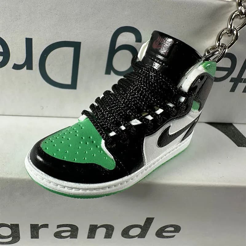 Air Jordan 1 Bred — 44. Black and green toe