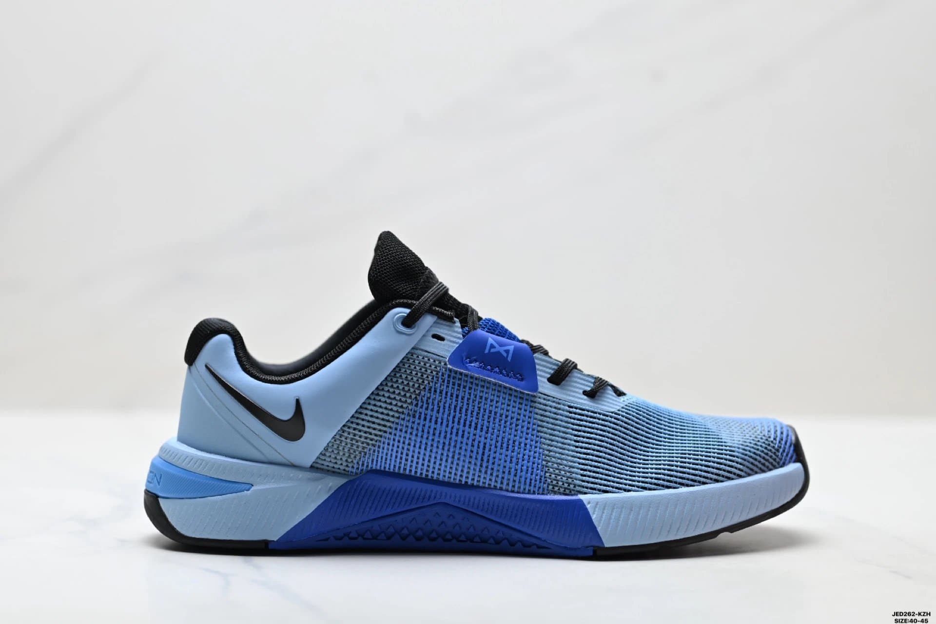 Nike Metcon 8 Mint Green — 蓝色