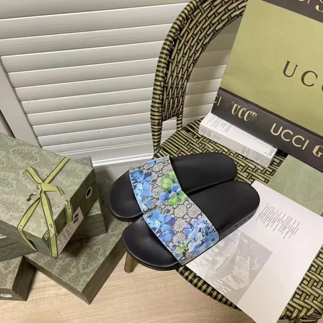Gucci Slide Sandal Mickey Mouse Cutout — 款式十一