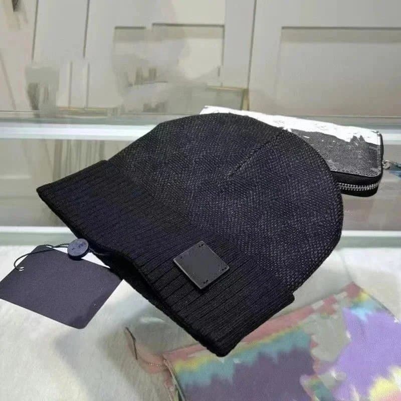 Versace Beanie Monogram Logo Patch — 均码 · 4-格子黑灰色