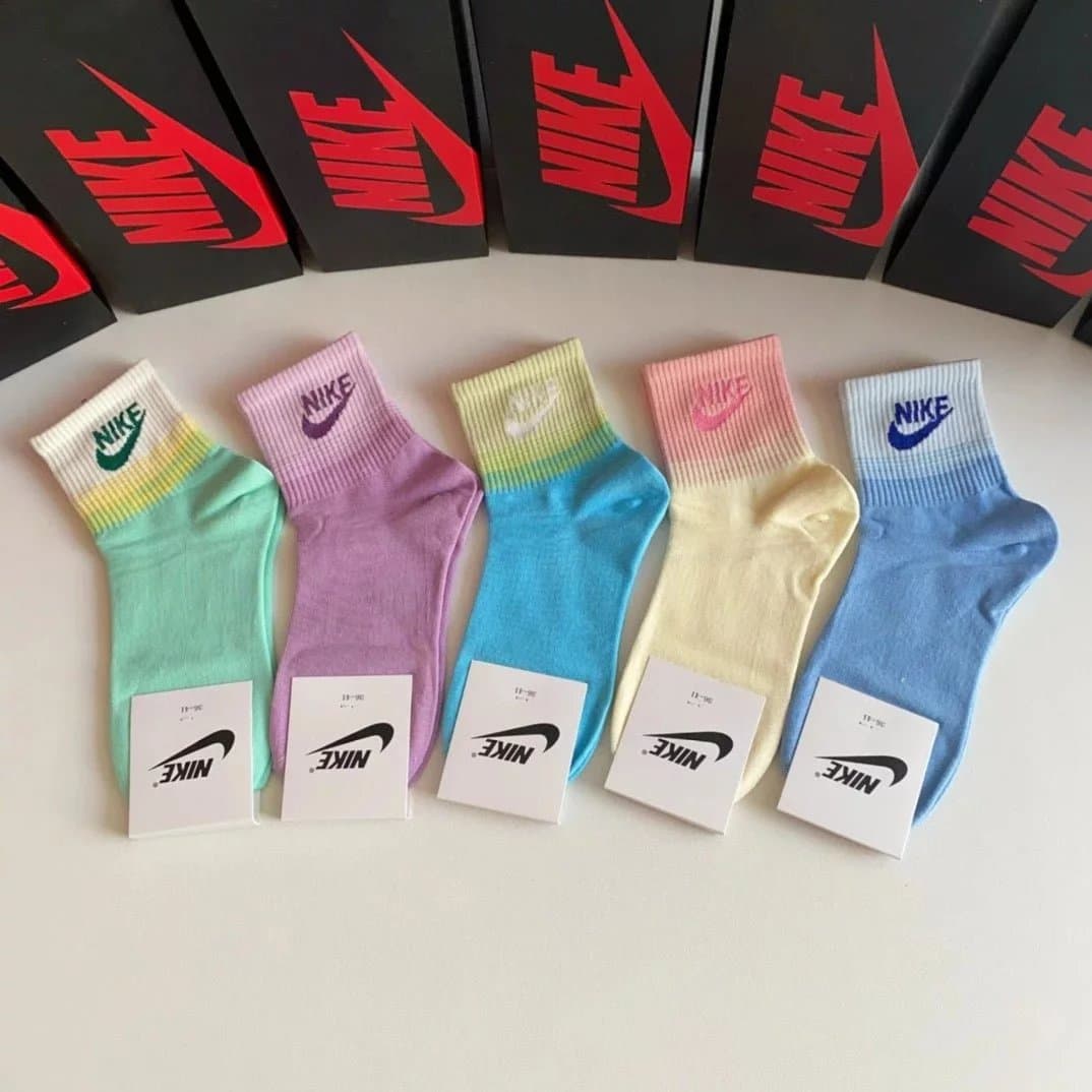 Nike Cushioned Ankle Socks Classic Logo — 19