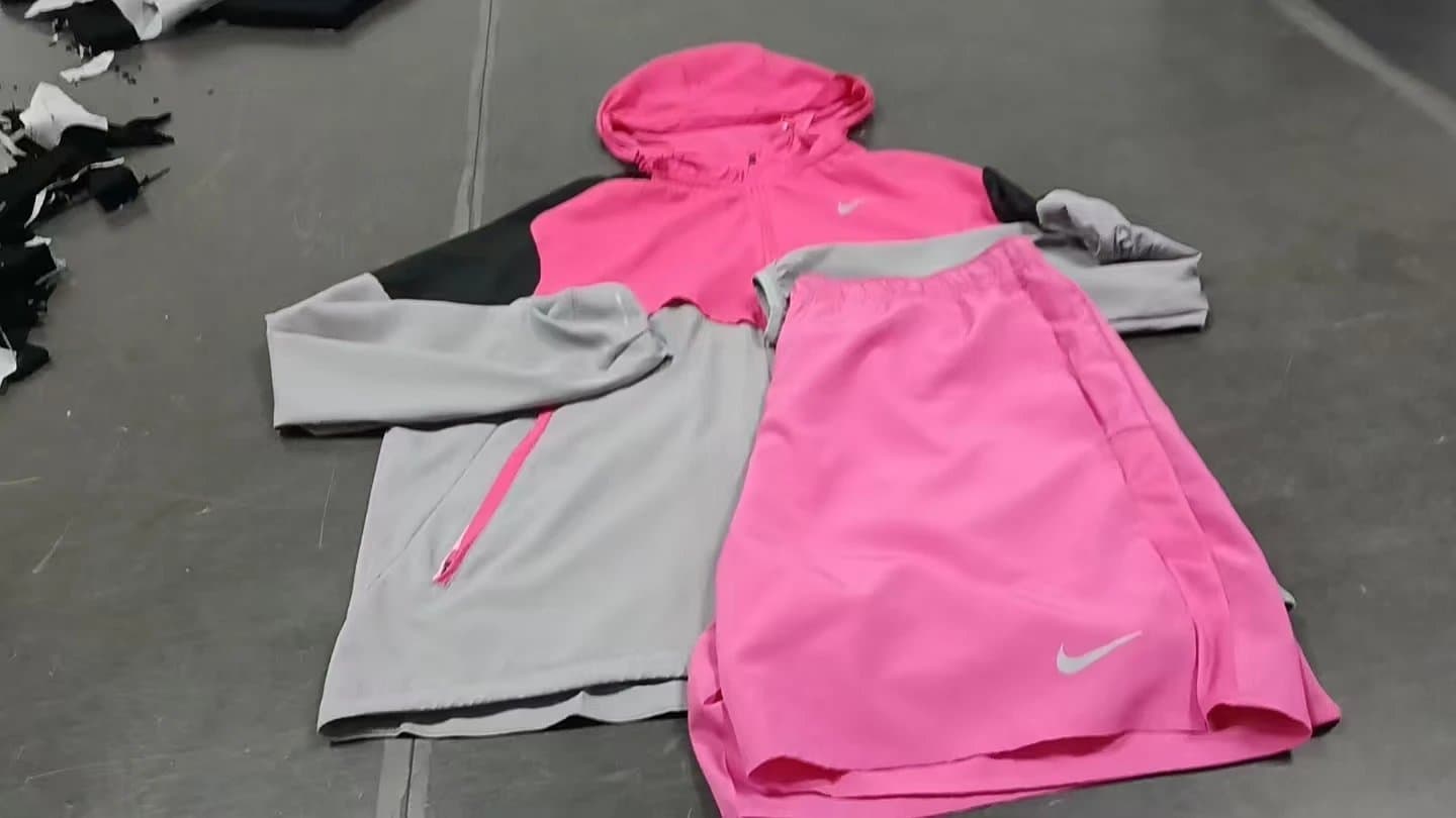 Nike Windrunner Jacket Vivid Pink — Shorts + jacket