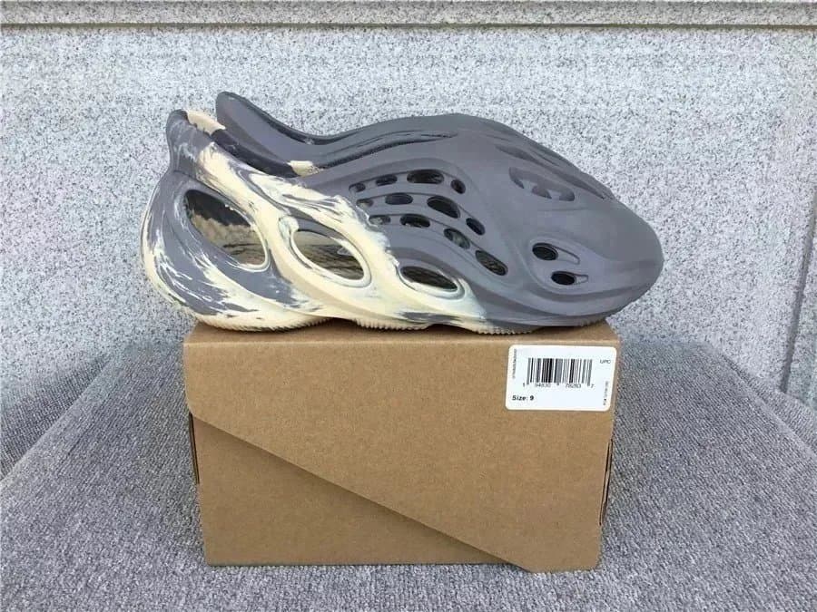Yeezy Slide Bone — GV7904