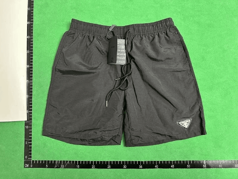 Lacoste Classic Shorts Solid White — Prada-黑色