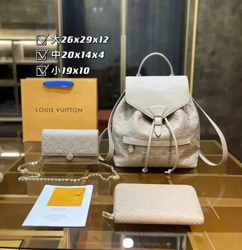 Gucci GG Marmont Mini Matelassé Chain Shoulder Bag — 9（Only the biggest one）