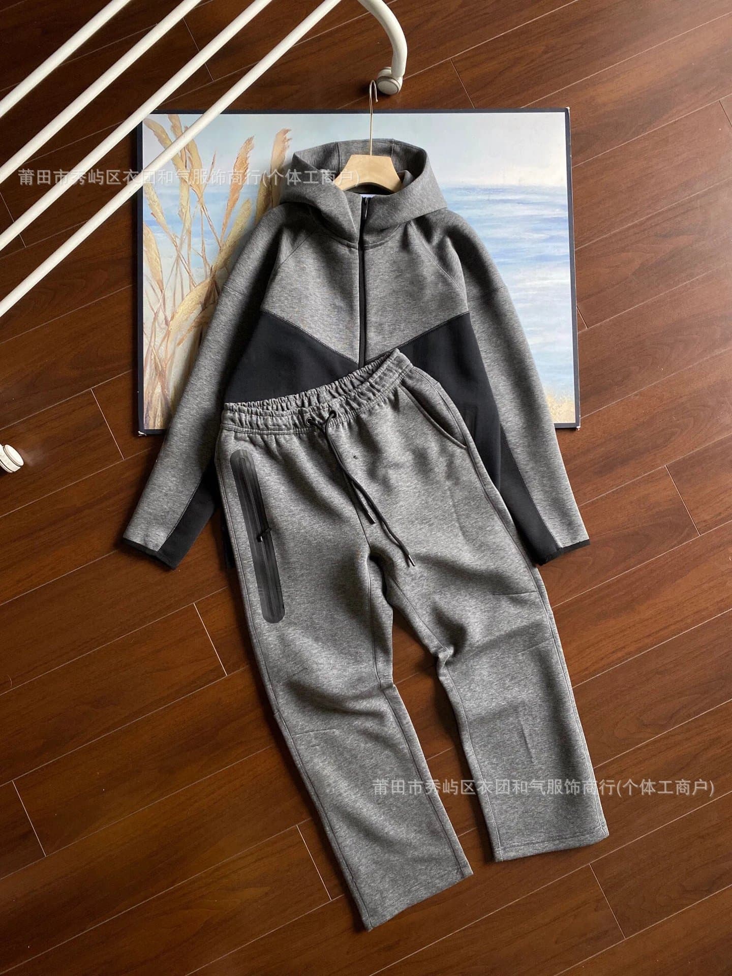 Nike Crewneck Sweatshirt Solid Black — 黑拼深灰