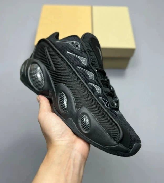 Yeezy 700 Wave Runner — NOcta black