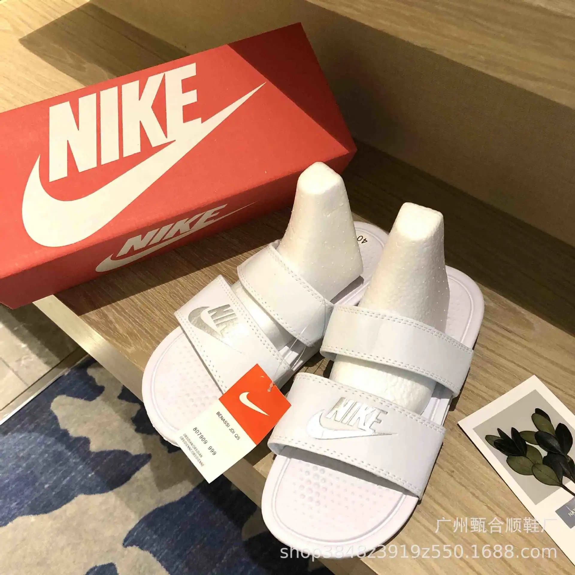 Nike Benassi JDI QS Triple White