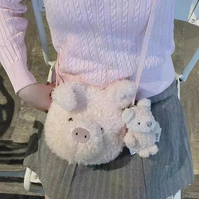 Labubu Bashful Bear Batman Hooded — 卷毛猪斜挎包19cm · 赠3b防尘袋