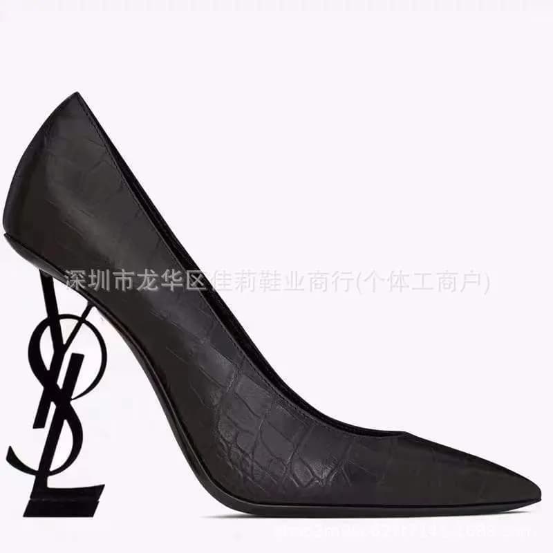 Saint Laurent Tribute Pump Crocodile-Embossed