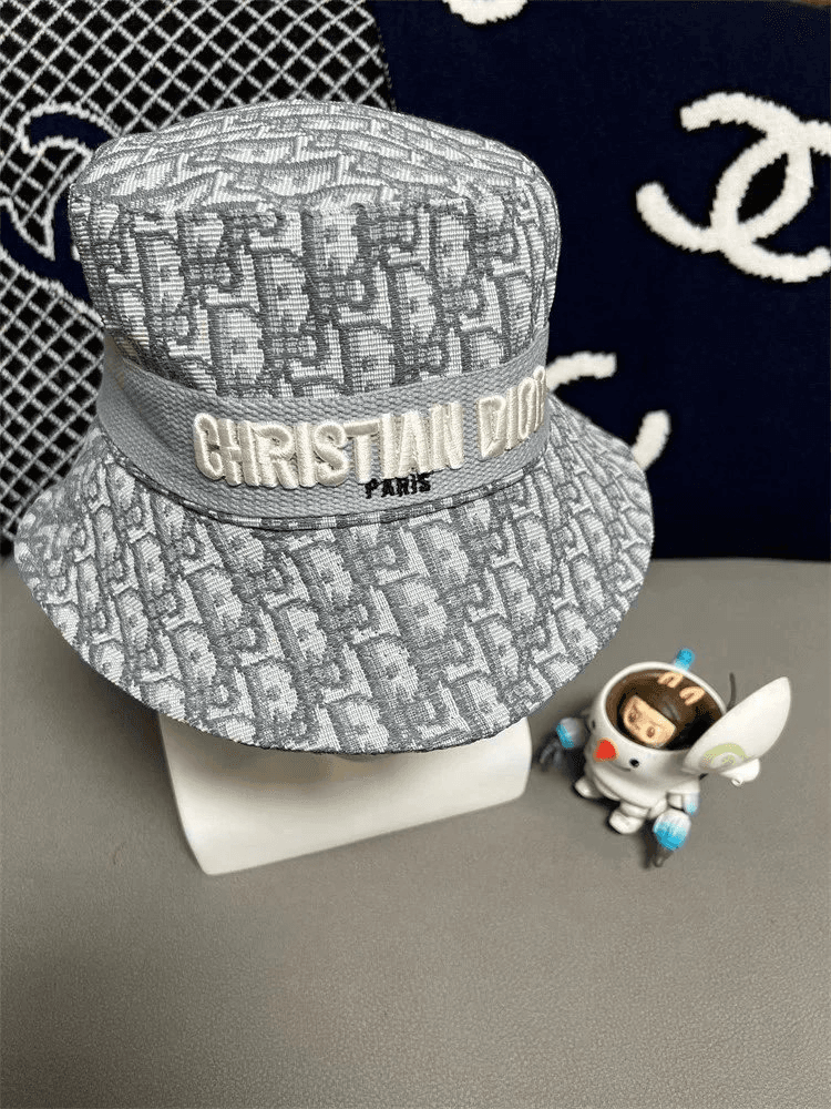Off-White Distressed Cap Industrial Deconstruction — 21
