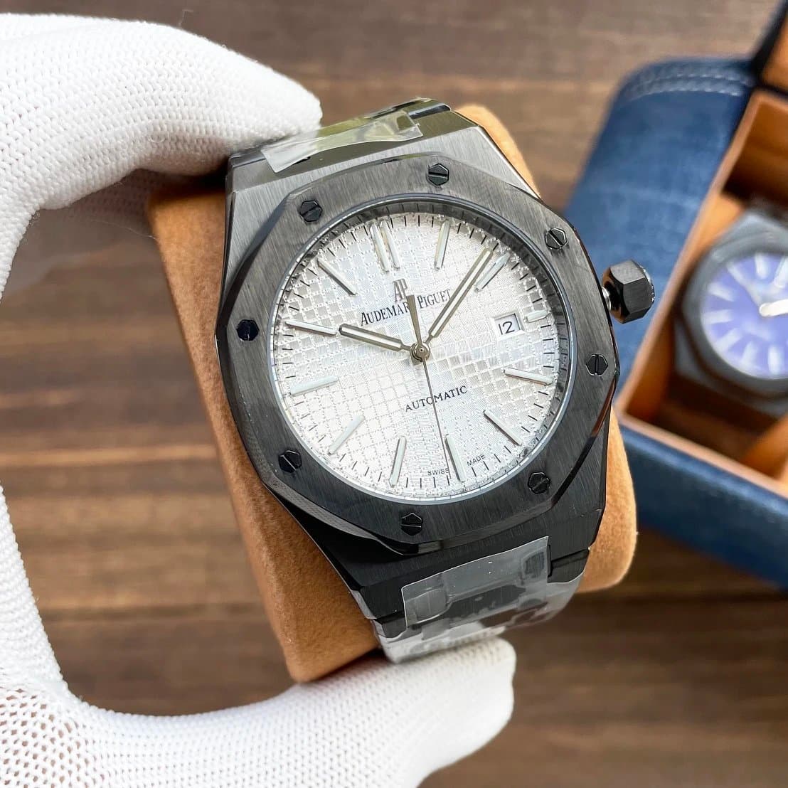 Audemars Piguet Royal Oak Jumbo Extra-Thin — 黑壳·白盘钢带