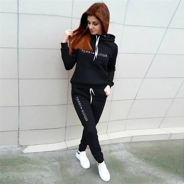 Tommy Hilfiger Hoodie and Joggers Set Logo Print — B1